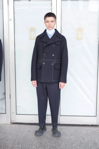 Look 17